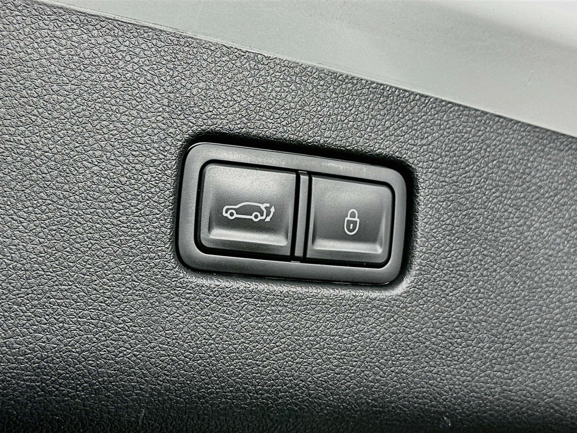 Used 2024 Genesis GV70 2.5T w/ Select Package AWD/4WD image 30