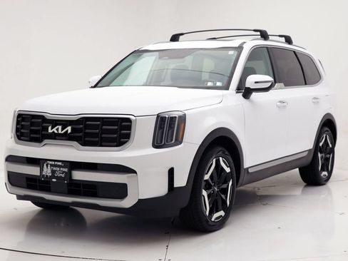 Used 2025 Kia Telluride S AWD/4WD image 2