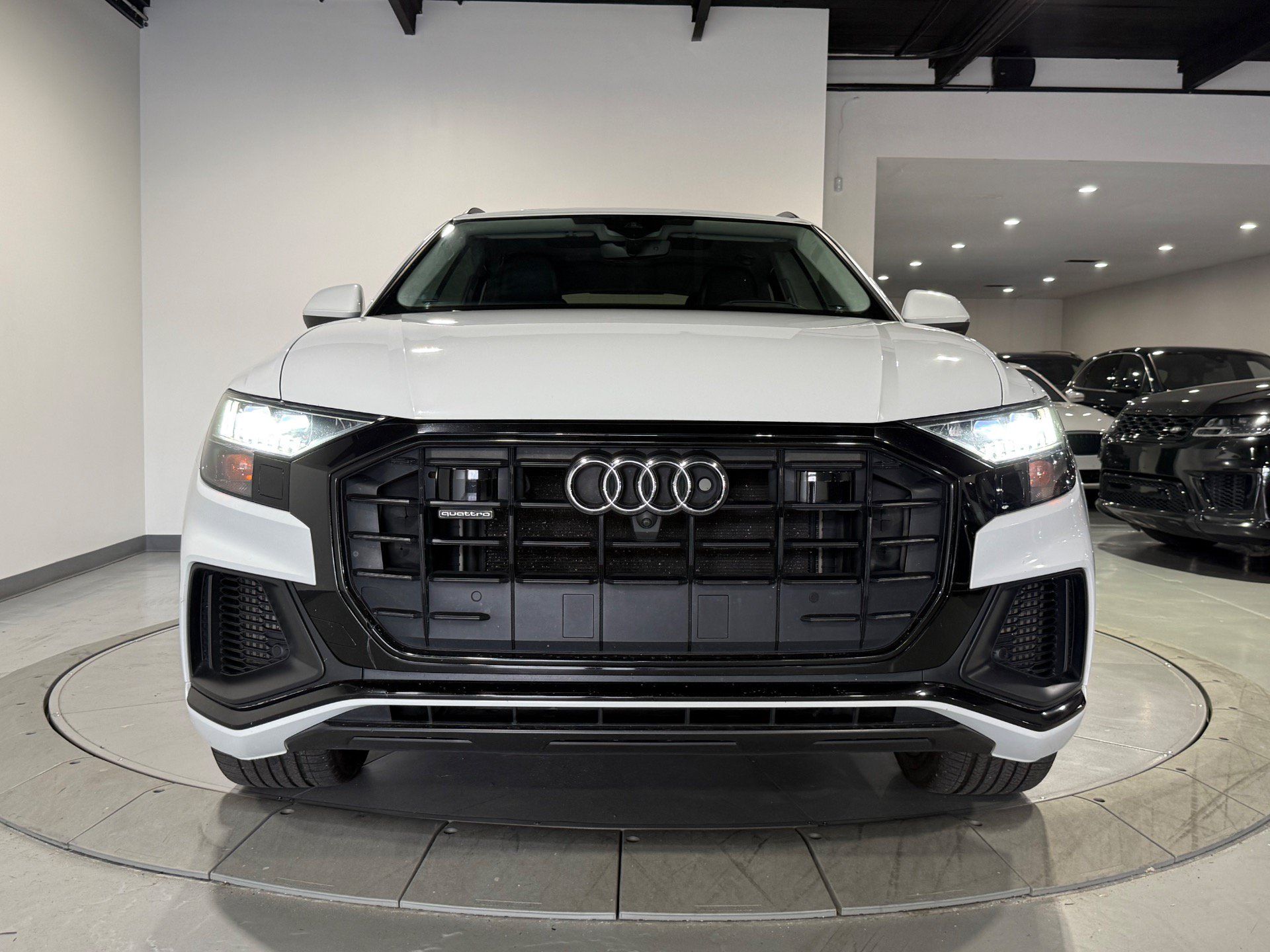 Used 2019 Audi Q8 Prestige w/ Luxury Package AWD/4WD image 7