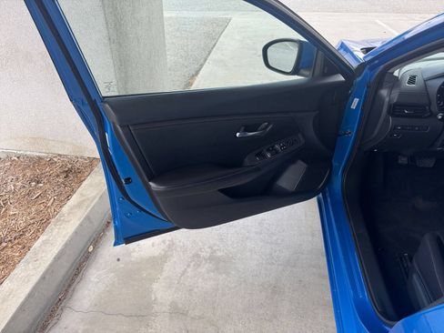 Used 2025 Nissan Sentra SV FWD image 15