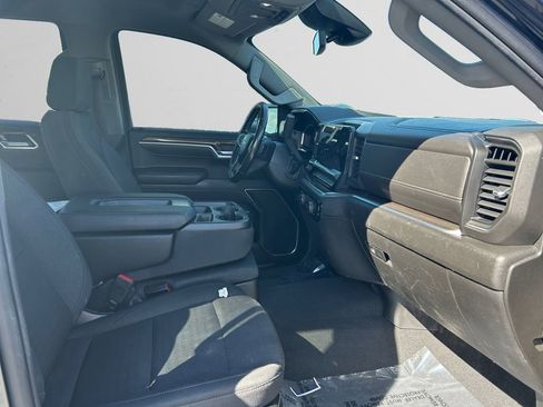Used 2022 Chevrolet Silverado 1500 LT AWD/4WD image 16