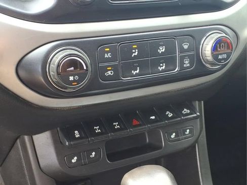 Used 2022 Chevrolet Colorado ZR2 w/ Colorado ZR2 Bison Edition AWD/4WD image 10