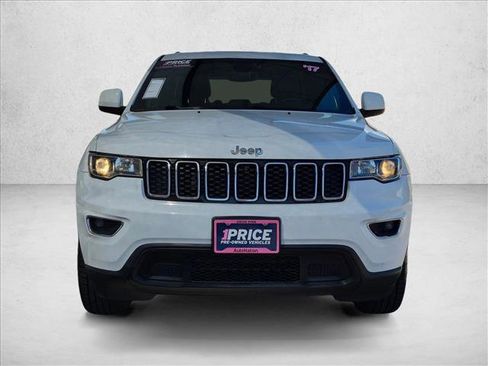 Used 2017 Jeep Grand Cherokee Laredo AWD/4WD image 3