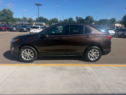 Used 2020 Chevrolet Equinox LT w/ Driver Convenience Package AWD/4WD image 10