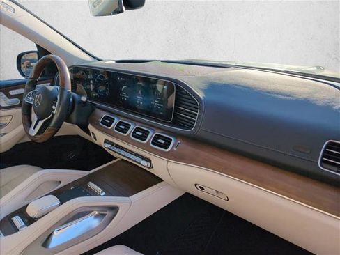 Used 2021 Mercedes-Benz GLS 580 4MATIC image 24