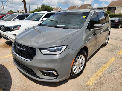 Used 2022 Chrysler Pacifica Touring-L