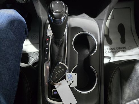 Used 2020 Chevrolet Equinox LT w/ Midnight Edition image 40