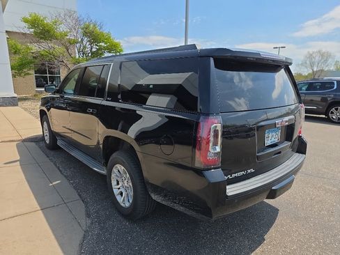 Used 2015 GMC Yukon XL SLT w/ Open Road Package AWD/4WD image 11