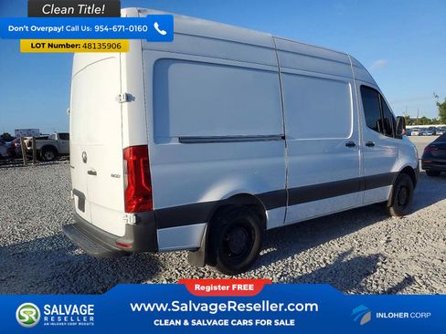 Used 2020 Mercedes-Benz Sprinter 1500 image 4