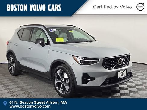 Certified 2026 Volvo XC40 B5 Plus AWD/4WD image 1