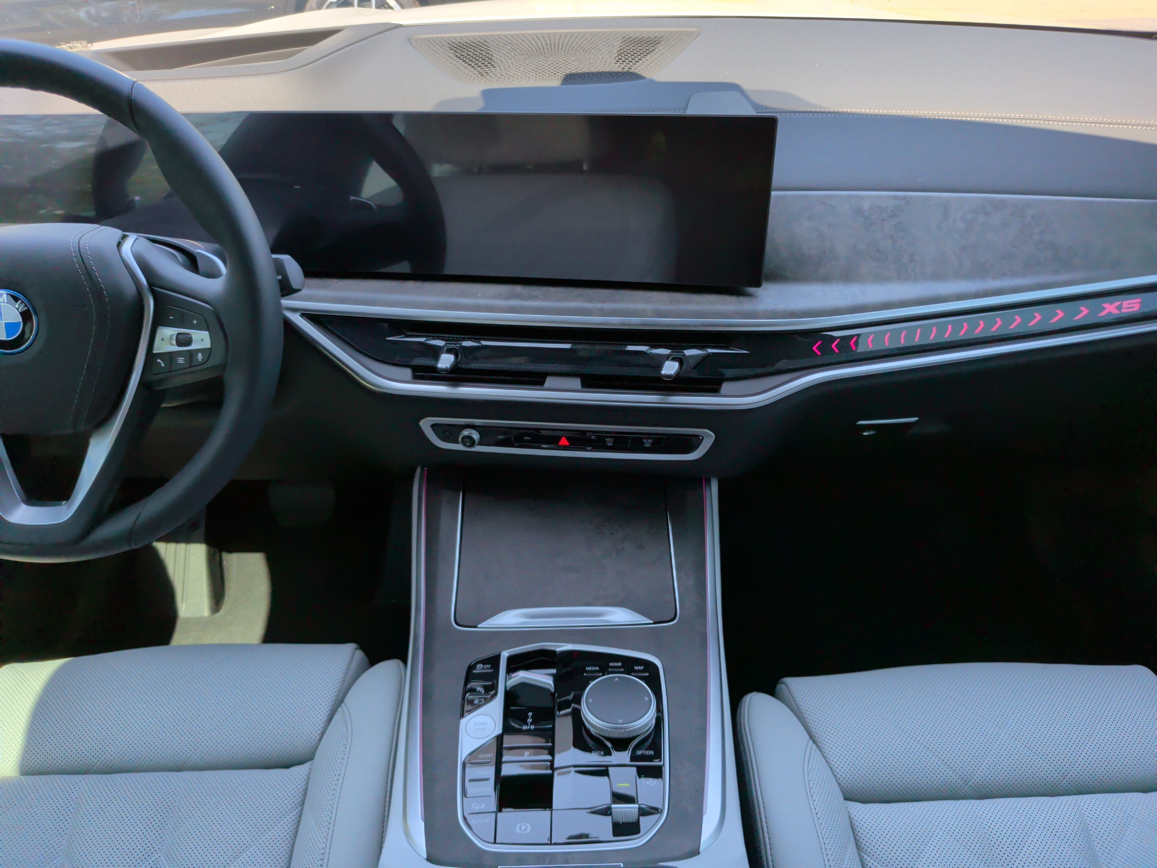 Certified 2026 BMW X5 xDrive50e w/ Parking Assistance Package AWD/4WD image 35