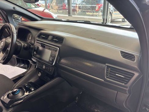 Used 2018 Nissan Leaf SV w/ SV Technology Package image 15