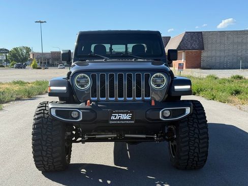 Used 2020 Jeep Gladiator Overland w/ LED Lighting Group AWD/4WD image 7