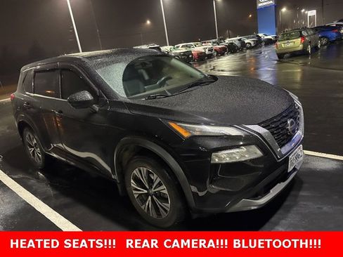 Used 2021 Nissan Rogue SV image 2
