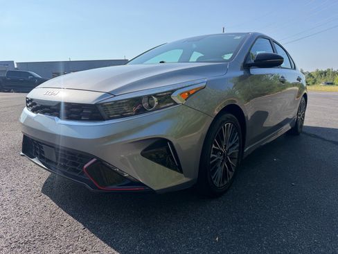 Used 2023 Kia Forte GT-Line w/ GT-Line Premium Package FWD image 7