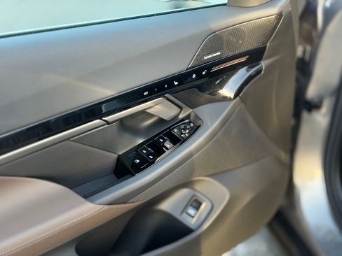 New 2026 BMW 530i xDrive w/ Premium Package image 18