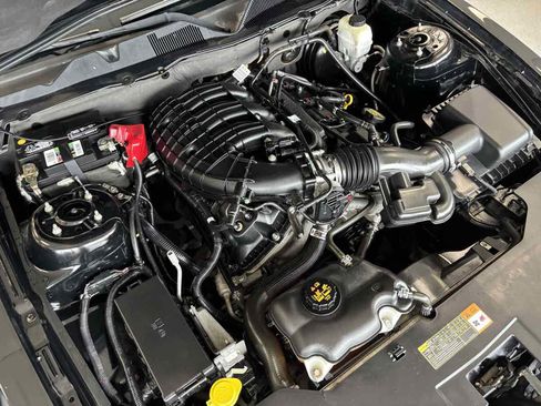 Used 2012 Ford Mustang Coupe RWD image 27