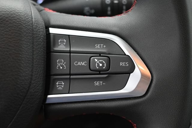 Used 2025 Jeep Compass Trailhawk AWD/4WD image 30