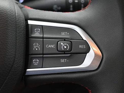 Used 2025 Jeep Compass Trailhawk AWD/4WD image 30