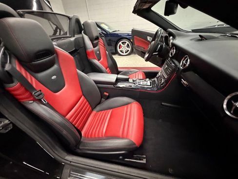 Used 2018 Mercedes-Benz SLC 300 image 26