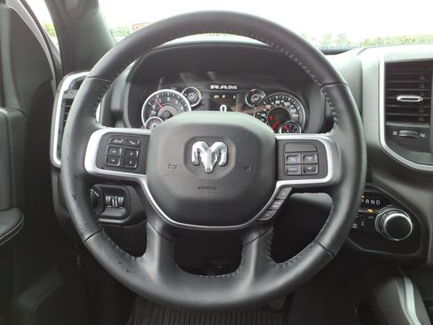 Used 2020 RAM 2500 Big Horn w/ Night Edition AWD/4WD image 17
