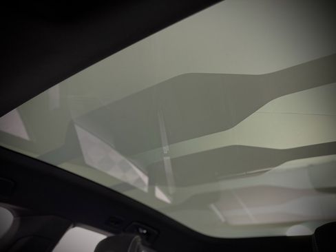 New 2025 Porsche Taycan 4S image 6