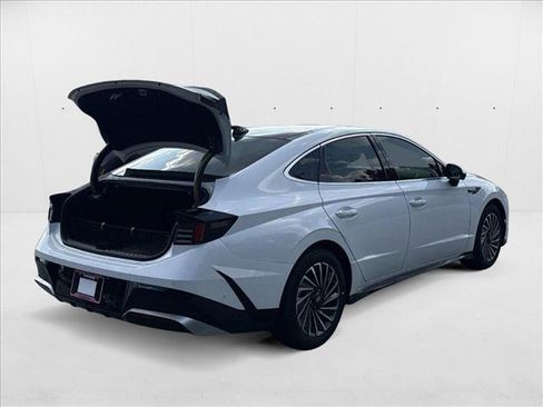 New 2025 Hyundai Sonata Limited image 2