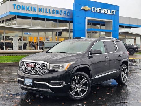 Used 2019 GMC Acadia Denali w/ Technology Package image 2