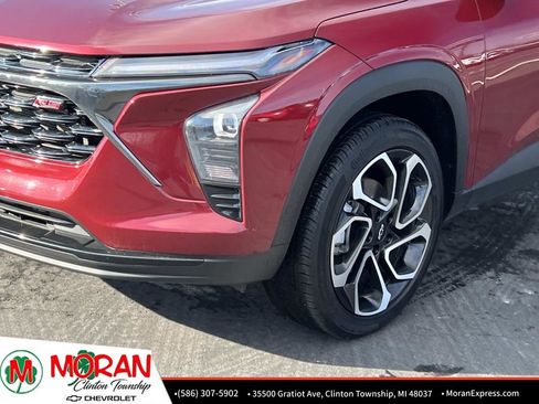 Used 2024 Chevrolet Trax RS w/ Driver Confidence Package image 9