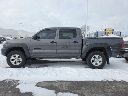 Used 2012 Toyota Tacoma PreRunner image 8