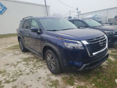Used 2024 Nissan Pathfinder SV