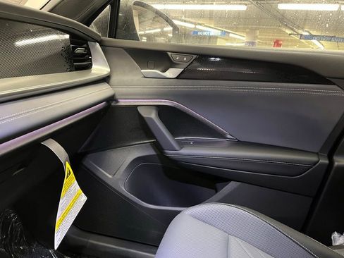 New 2026 Volkswagen Tiguan SE R-Line FWD image 32