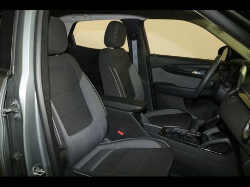 Used 2025 Chevrolet TrailBlazer LT image 28