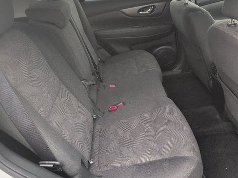 Used 2016 Nissan Rogue SV image 12