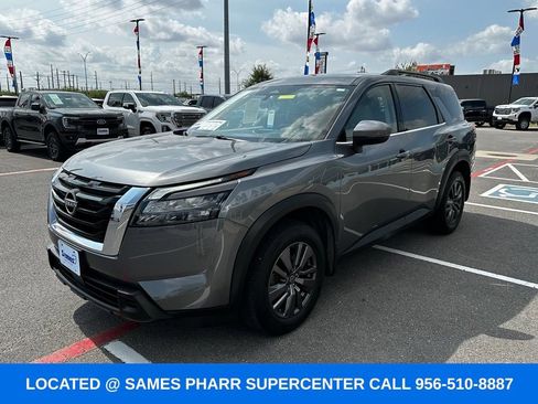 Used 2024 Nissan Pathfinder SV FWD image 5