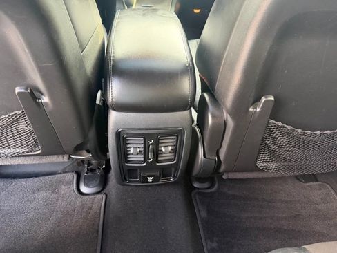 Used 2019 Jeep Grand Cherokee Altitude AWD/4WD image 27
