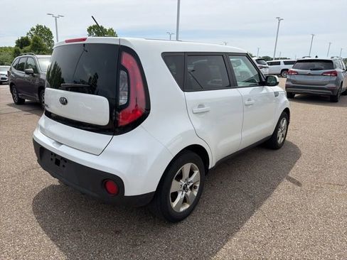 Used 2017 Kia Soul FWD image 3