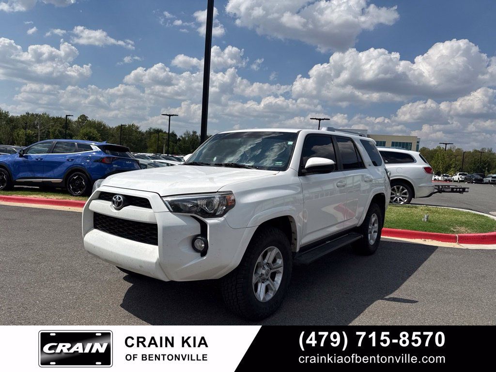 Used 2018 Toyota 4Runner SR5 AWD/4WD image 2