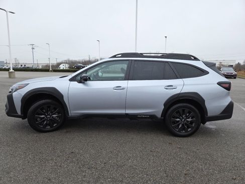 Used 2025 Subaru Outback Onyx Edition AWD/4WD image 14