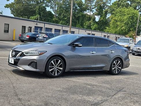 Used 2023 Nissan Maxima SV w/ Floor Mat Group FWD image 3