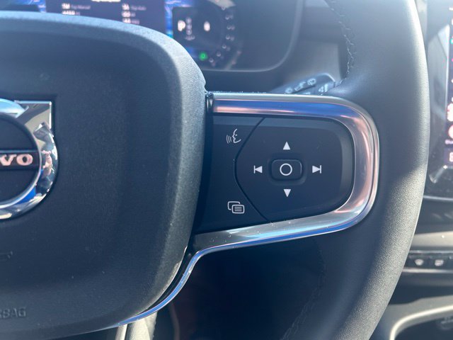 Used 2025 Volvo XC40 B5 Plus w/ Protection Package Premier AWD/4WD image 19