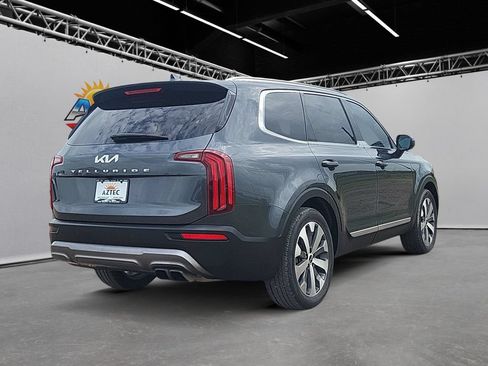 Used 2022 Kia Telluride EX w/ EX Premium Package FWD image 5