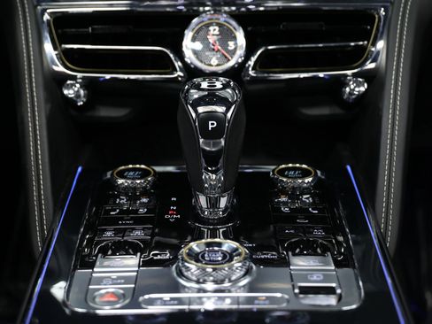 Used 2020 Bentley Flying Spur W12 image 49