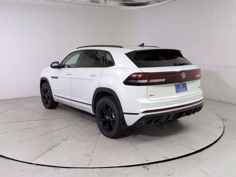 New 2026 Volkswagen Atlas Cross Sport SEL R-Line image 4