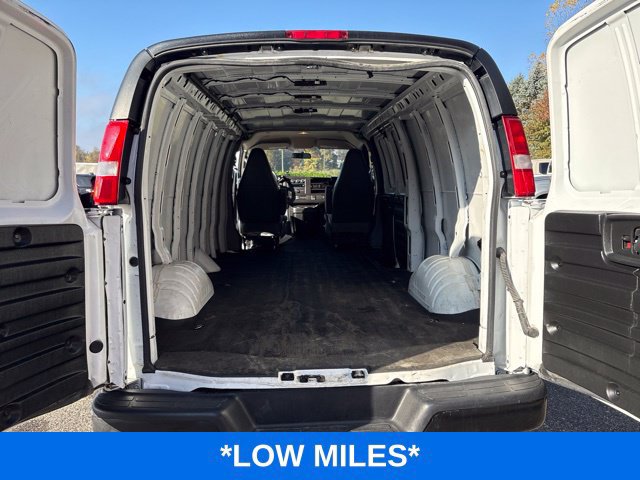 Used 2023 GMC Savana 3500 Extended w/ Driver Convenience Package RWD image 7