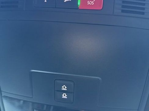 Used 2021 Volkswagen Tiguan SE R-Line image 41