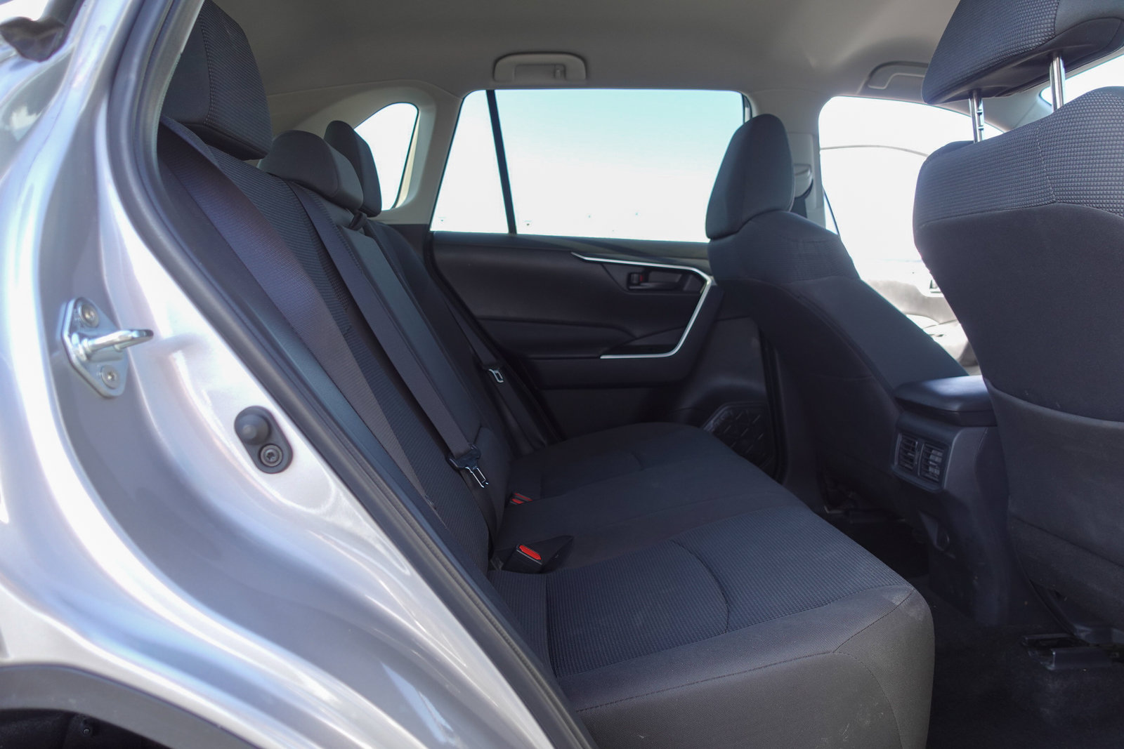 Used 2025 Toyota RAV4 LE AWD/4WD image 14