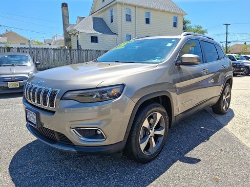 Used 2019 Jeep Cherokee Limited AWD/4WD image 3