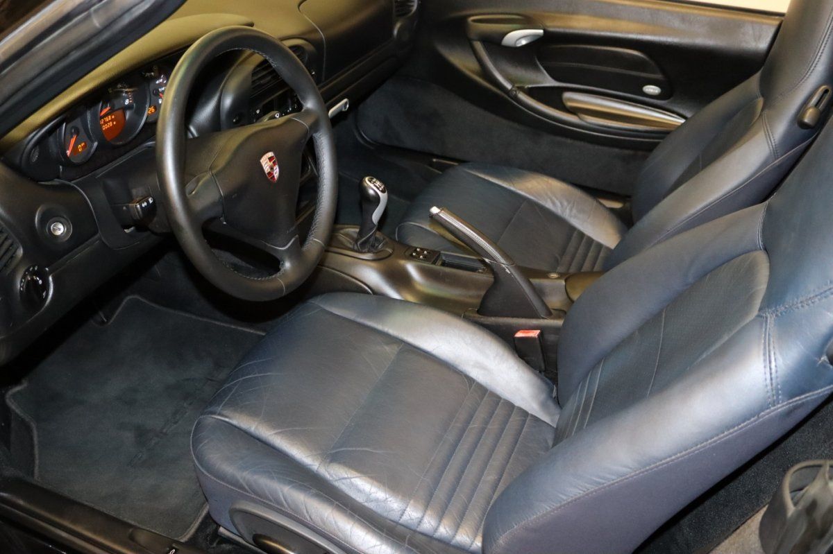 Used 2004 Porsche Boxster RWD image 24