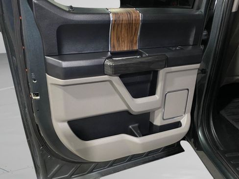 Used 2018 Ford F150 Lariat AWD/4WD image 9